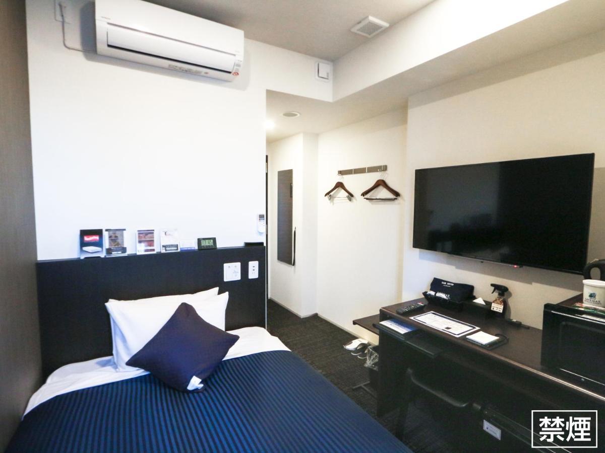 Hotel Livemax Yokohama Stadium Mae Exterior photo